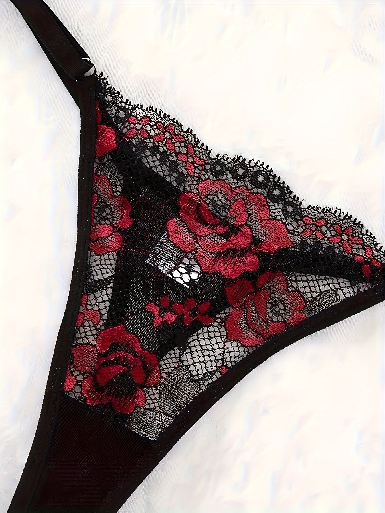 Nuisette sexy en dentelle rouge et noire contrastée pour femme